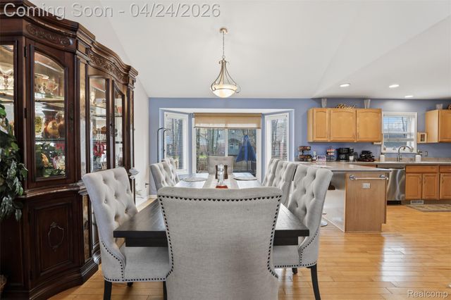 54638 Beacon Cove Circle, New Baltimore, MI 48047