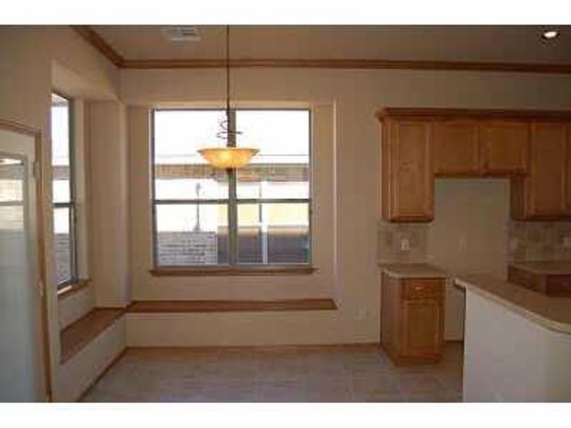 721 Oak Creek Drive, Moore, OK 73160