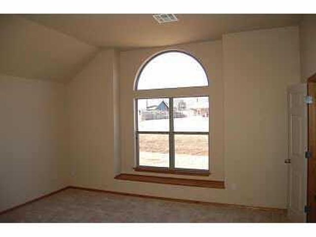 721 Oak Creek Drive, Moore, OK 73160