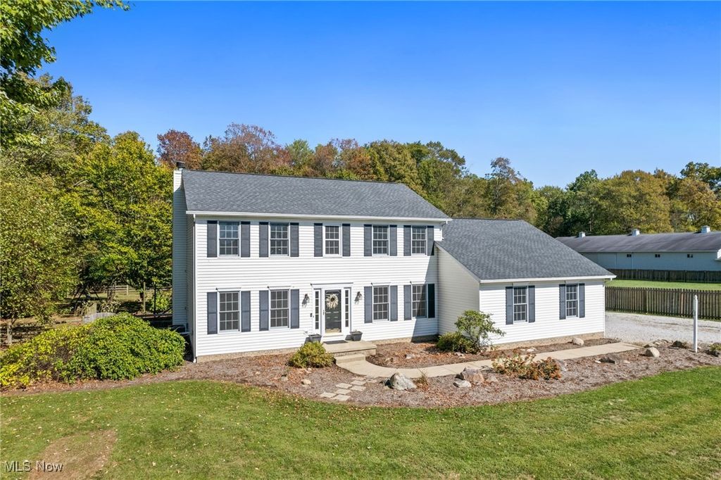 6007 Giddings Road, Rootstown, OH 44272