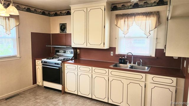 18217 Hamann Street, Riverview, MI 48193