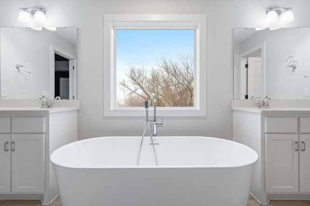 18700 61st Avenue N, Plymouth, MN 55446