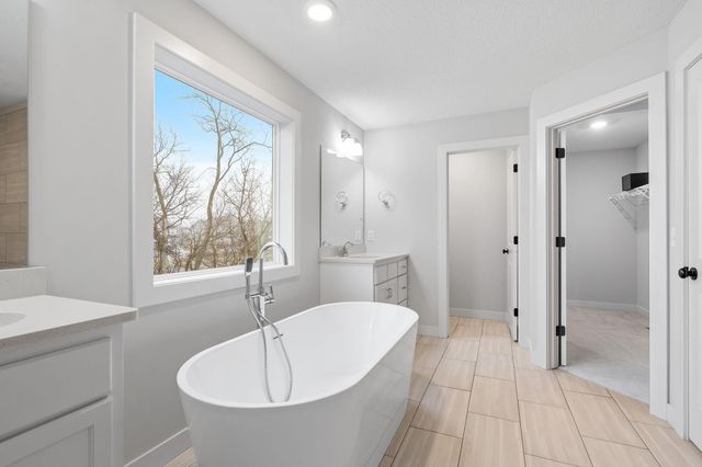 18700 61st Avenue N, Plymouth, MN 55446