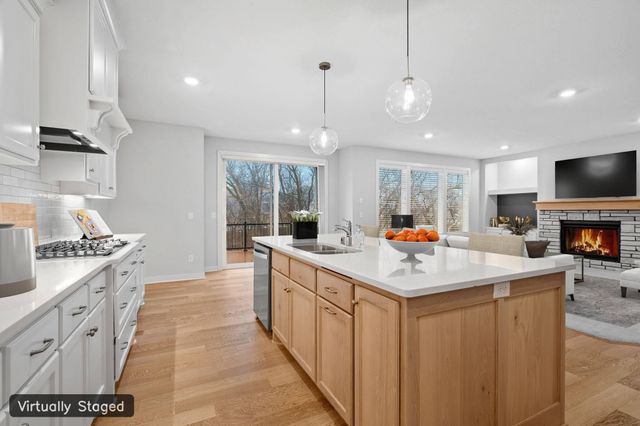 18700 61st Avenue N, Plymouth, MN 55446