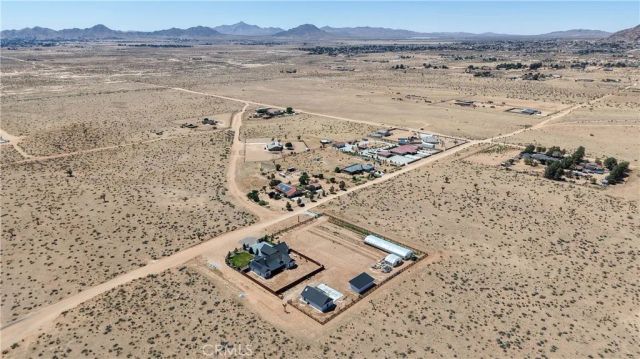 23670 Shirwaun, Apple Valley, CA 92307