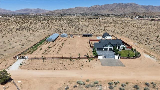 23670 Shirwaun, Apple Valley, CA 92307