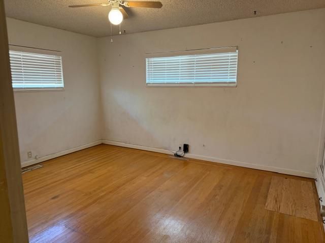 9497 Sara St, Elk Grove, CA 95624