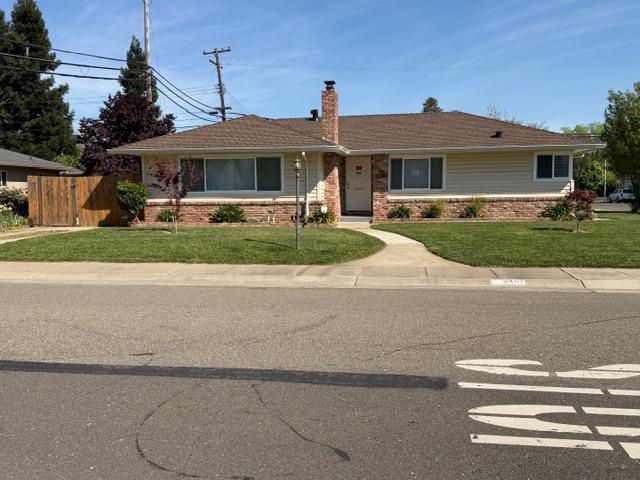 9497 Sara St, Elk Grove, CA 95624