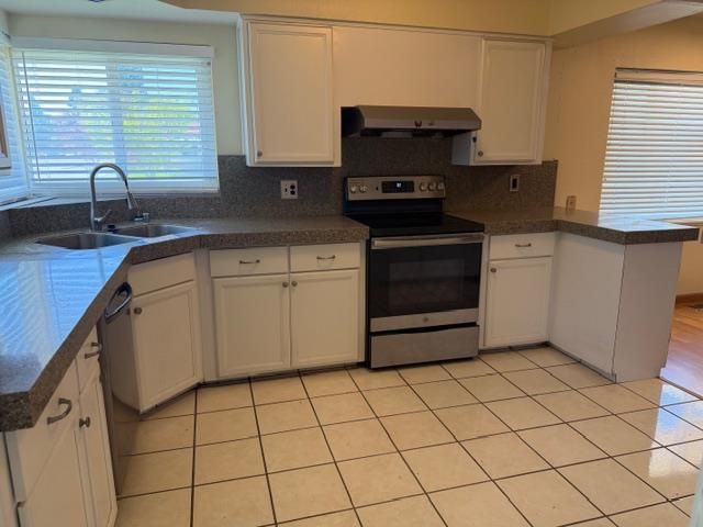 9497 Sara St, Elk Grove, CA 95624