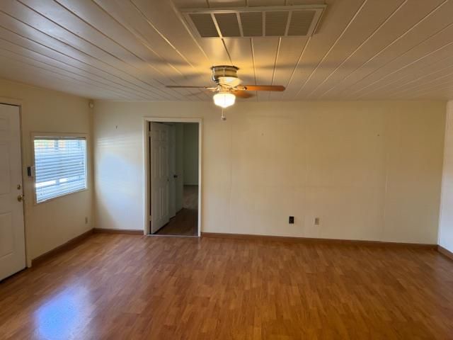 9497 Sara St, Elk Grove, CA 95624