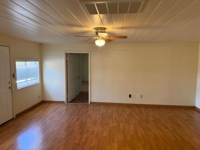 9497 Sara St, Elk Grove, CA 95624