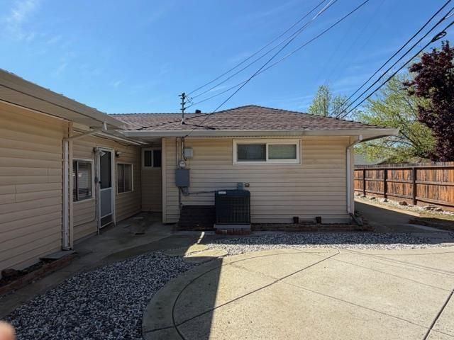 9497 Sara St, Elk Grove, CA 95624