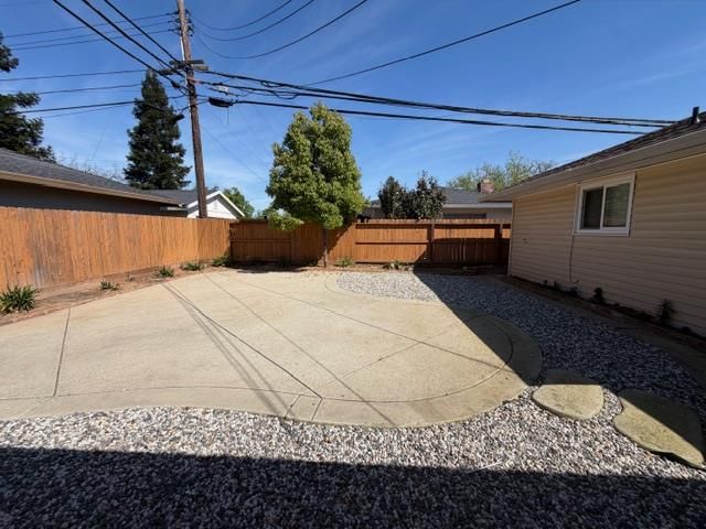 9497 Sara St, Elk Grove, CA 95624