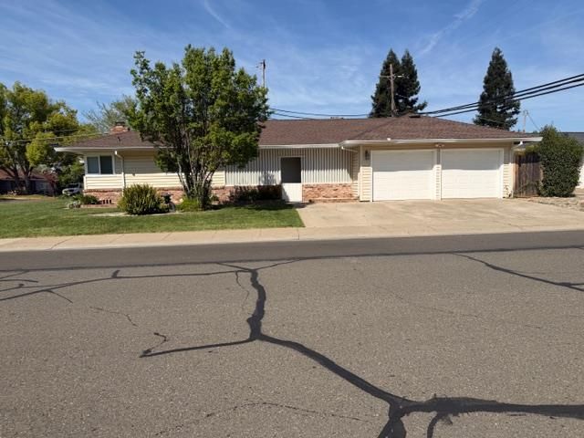 9497 Sara St, Elk Grove, CA 95624