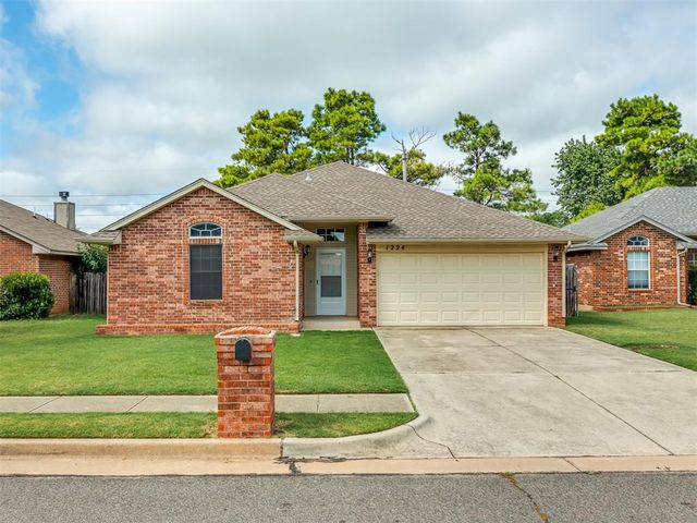 1224 Capitol Drive, Edmond, OK 73003