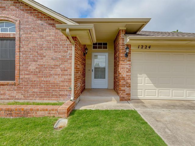 1224 Capitol Drive, Edmond, OK 73003