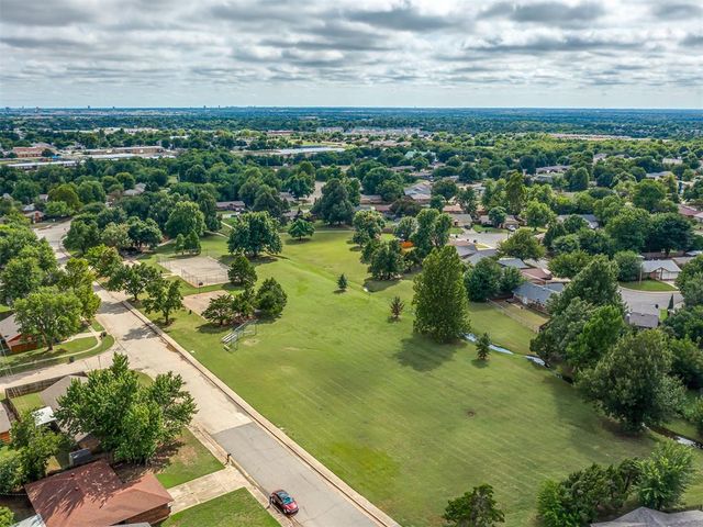 1224 Capitol Drive, Edmond, OK 73003