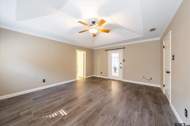 5801 Sheffield Dr, Tyler, TX 75703