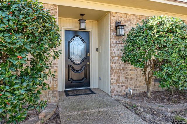 5801 Sheffield Dr, Tyler, TX 75703