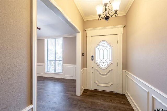 5801 Sheffield Dr, Tyler, TX 75703