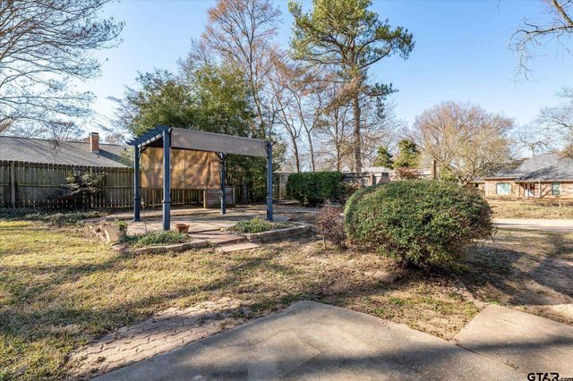 5801 Sheffield Dr, Tyler, TX 75703