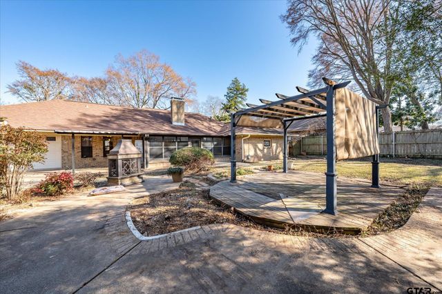 5801 Sheffield Dr, Tyler, TX 75703