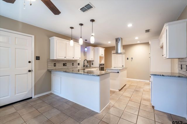 5801 Sheffield Dr, Tyler, TX 75703