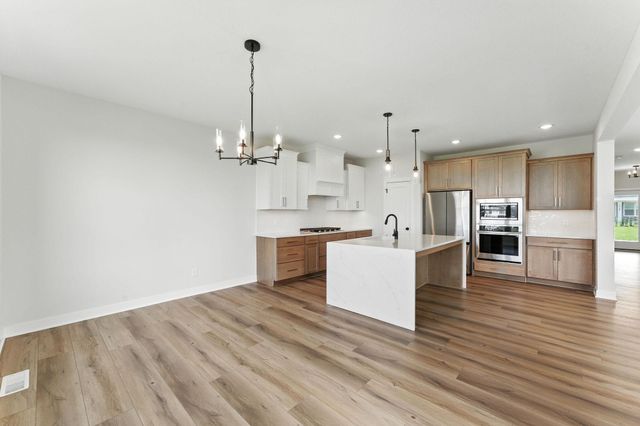 xxx Knightsbridge Ln N, Lake Elmo, MN 55042