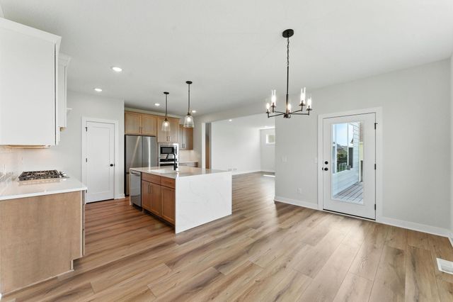 xxx Knightsbridge Ln N, Lake Elmo, MN 55042