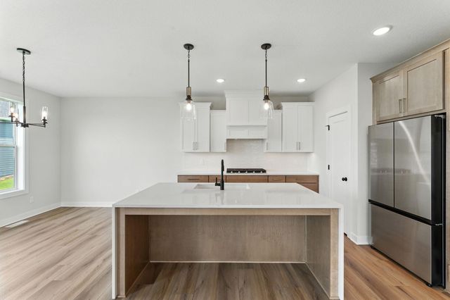 xxx Knightsbridge Ln N, Lake Elmo, MN 55042