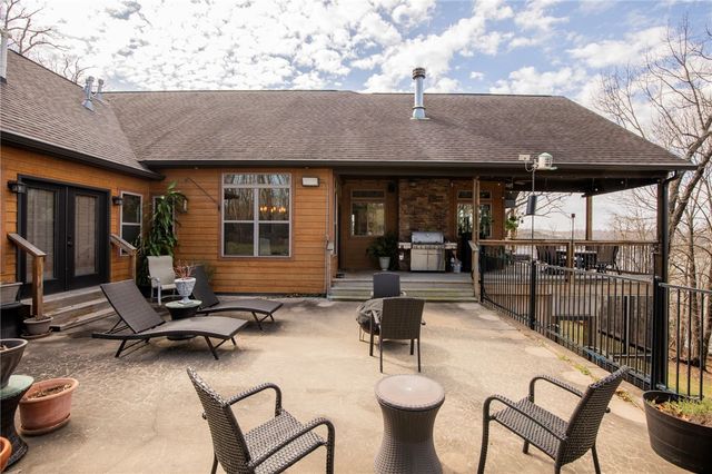 15833 Kedzie Circle, Rogers, AR 72758