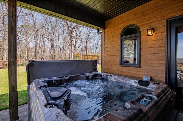 15833 Kedzie Circle, Rogers, AR 72758