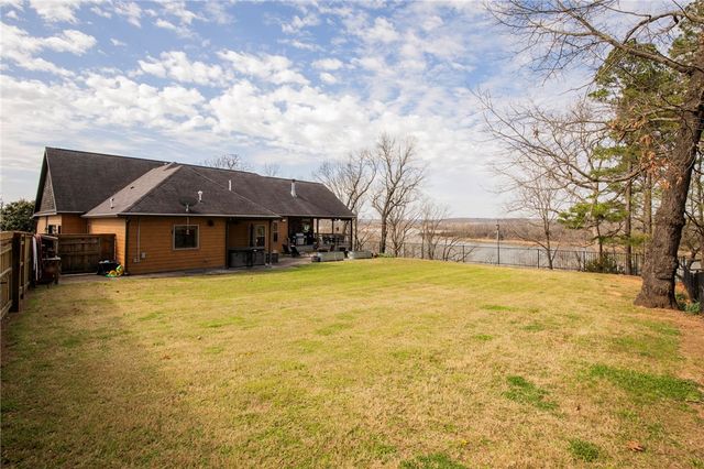 15833 Kedzie Circle, Rogers, AR 72758