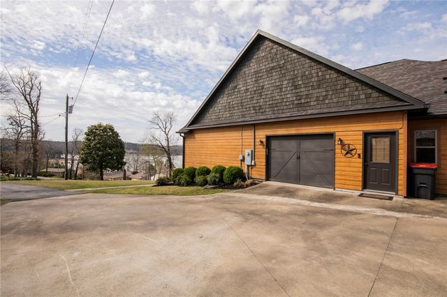 15833 Kedzie Circle, Rogers, AR 72758