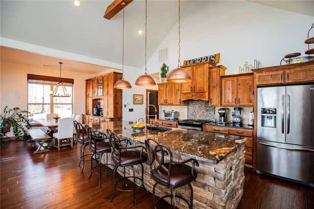 15833 Kedzie Circle, Rogers, AR 72758