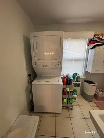 107 Richfield Road, Bridgeport, CT 06606