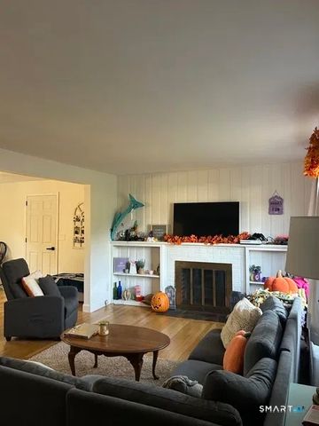 107 Richfield Road, Bridgeport, CT 06606