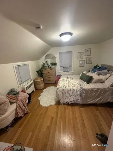 107 Richfield Road, Bridgeport, CT 06606