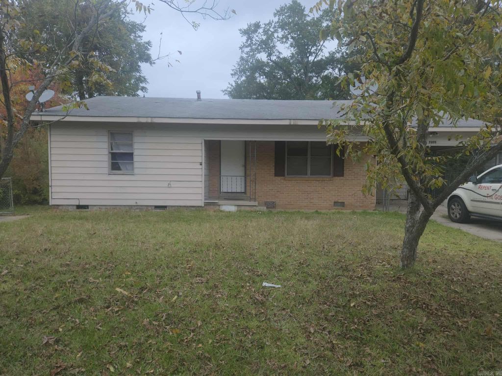 3205 Daffodil Street, Pine Bluff, AR 71603