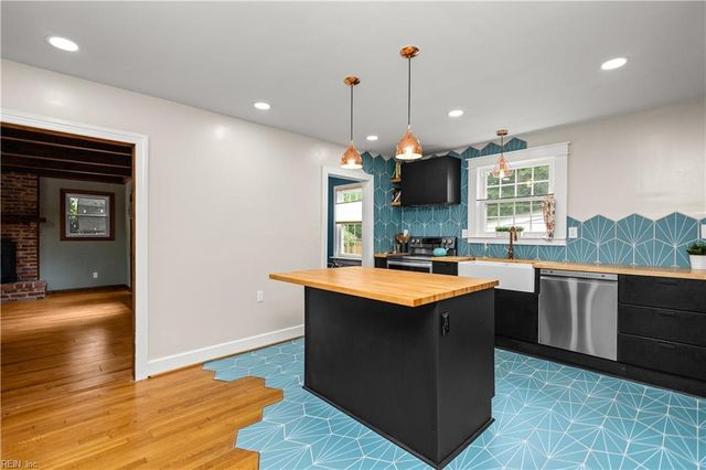 1408 Mallory CT, Norfolk, VA 23507