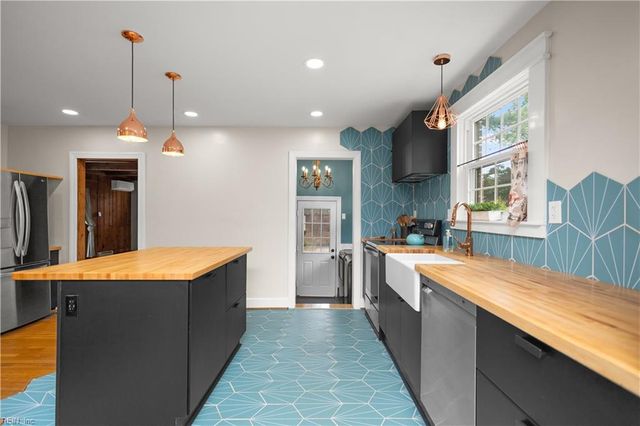 1408 Mallory CT, Norfolk, VA 23507