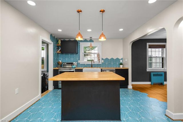 1408 Mallory CT, Norfolk, VA 23507