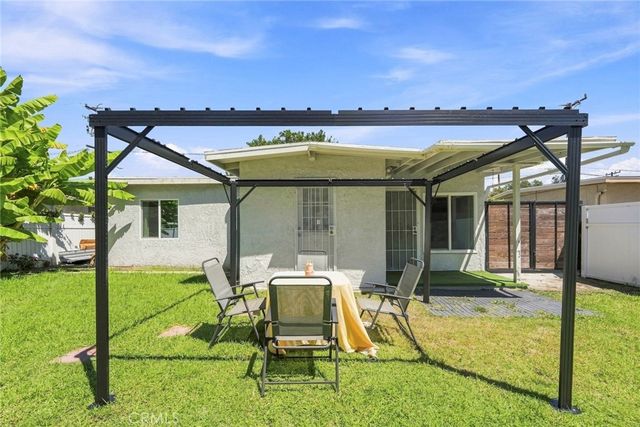 2418 Del Amo Boulevard, Torrance, CA 90501
