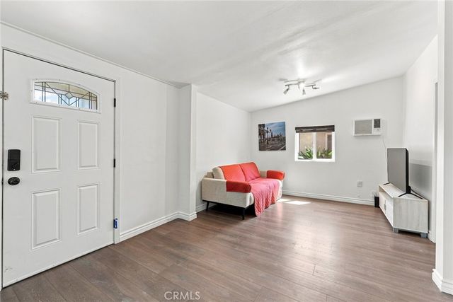 2418 Del Amo Boulevard, Torrance, CA 90501