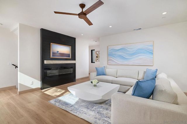 164 Cherry, Carlsbad, CA 92008