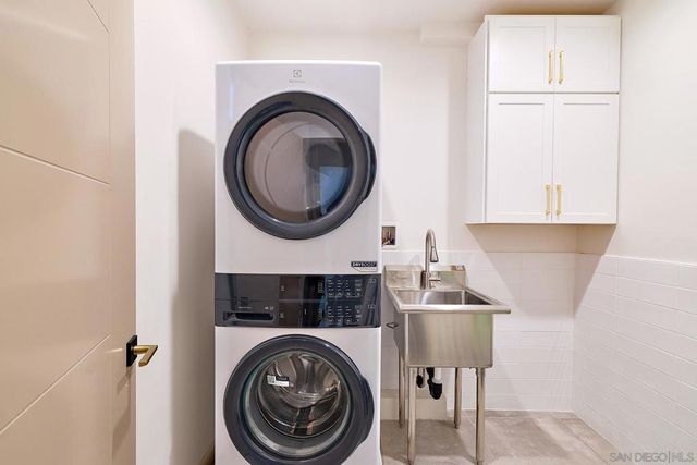 164 Cherry, Carlsbad, CA 92008