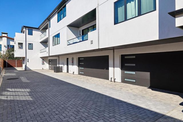 164 Cherry, Carlsbad, CA 92008