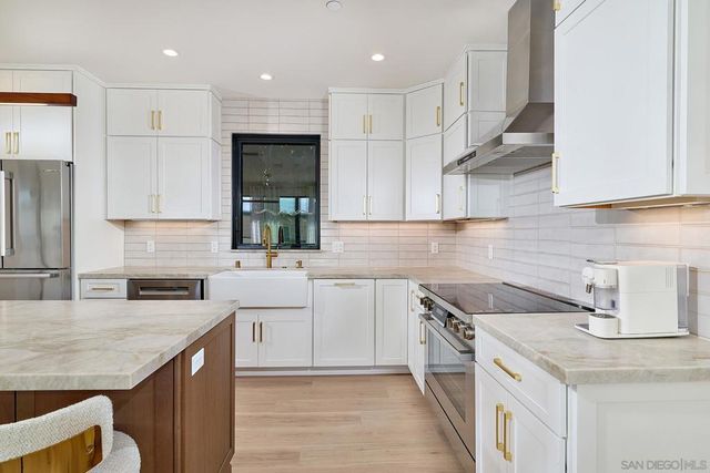 164 Cherry, Carlsbad, CA 92008