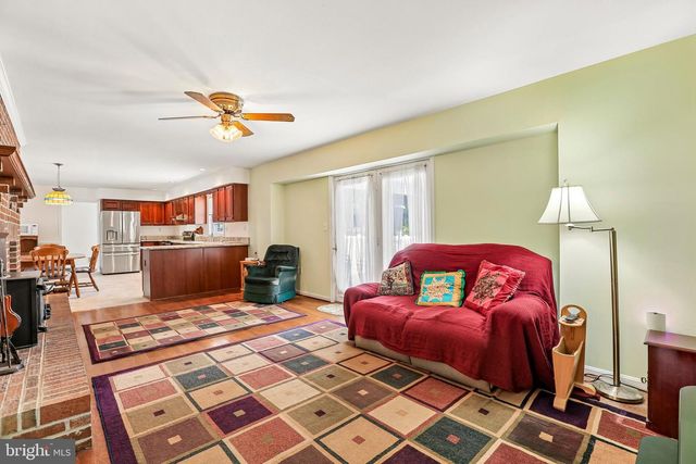 2215 CHEROKEE DR, Westminster, MD 21157