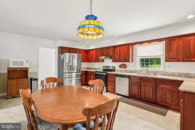 2215 CHEROKEE DR, Westminster, MD 21157